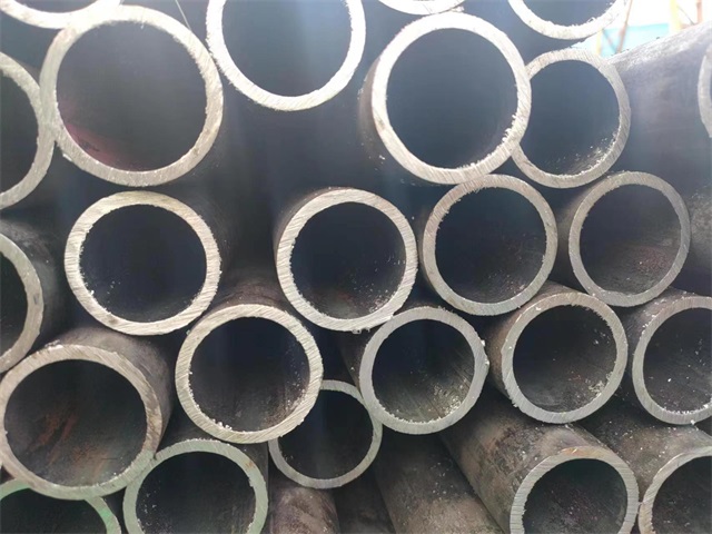 恩施10#结构用无缝钢管